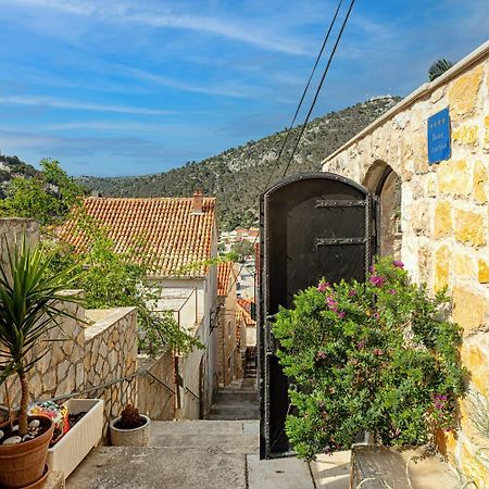 Villa Capitis In The Center- Luxury Apartment With Swimming Pool Hvar Town Exterior photo