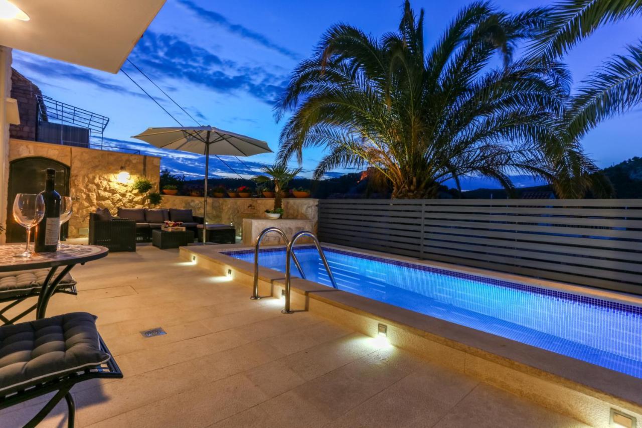 Villa Capitis In The Center- Luxury Apartment With Swimming Pool Hvar Town Exterior photo