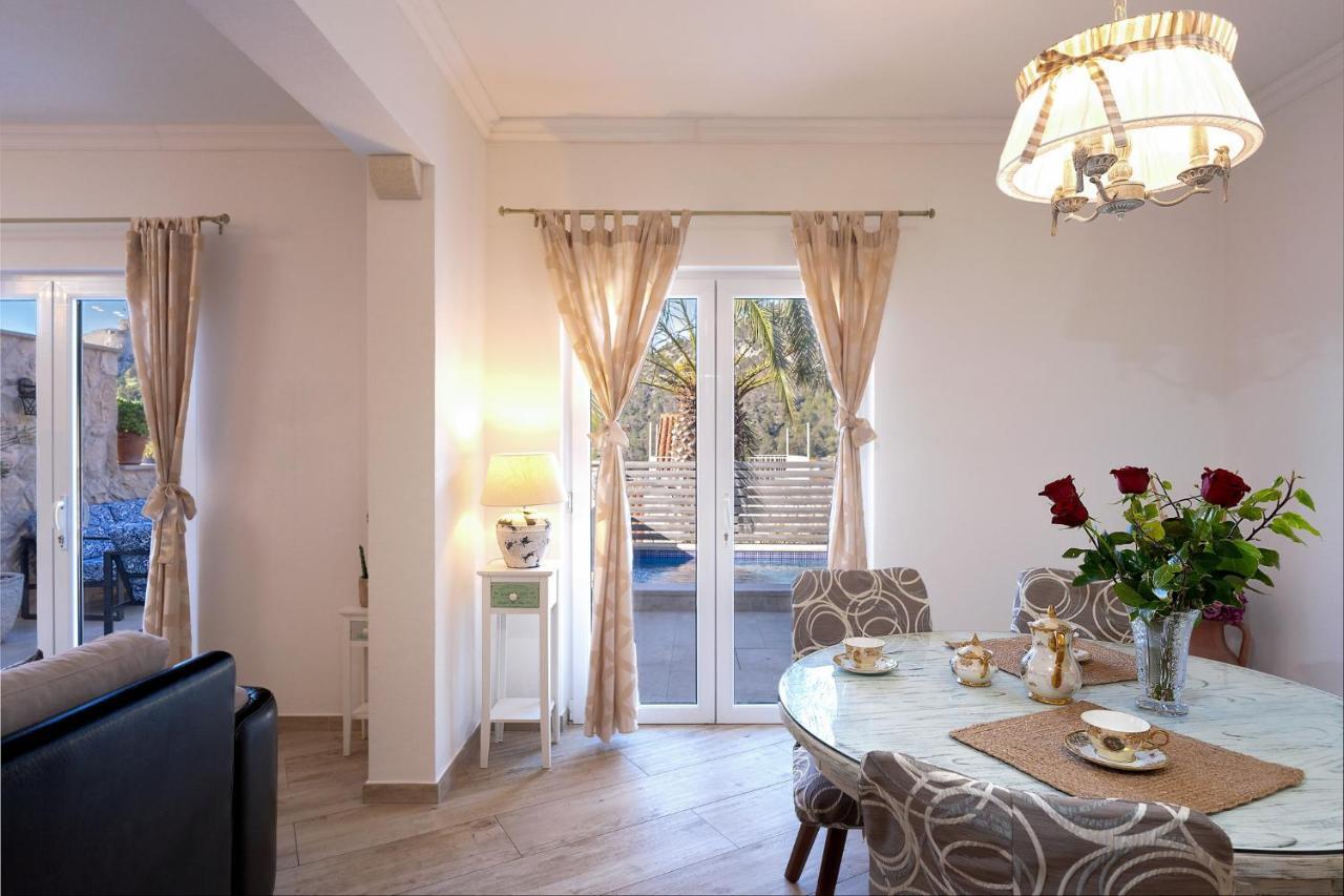 Villa Capitis In The Center- Luxury Apartment With Swimming Pool Hvar Town Exterior photo