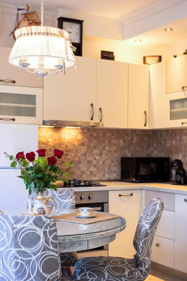 Villa Capitis In The Center- Luxury Apartment With Swimming Pool Hvar Town Exterior photo