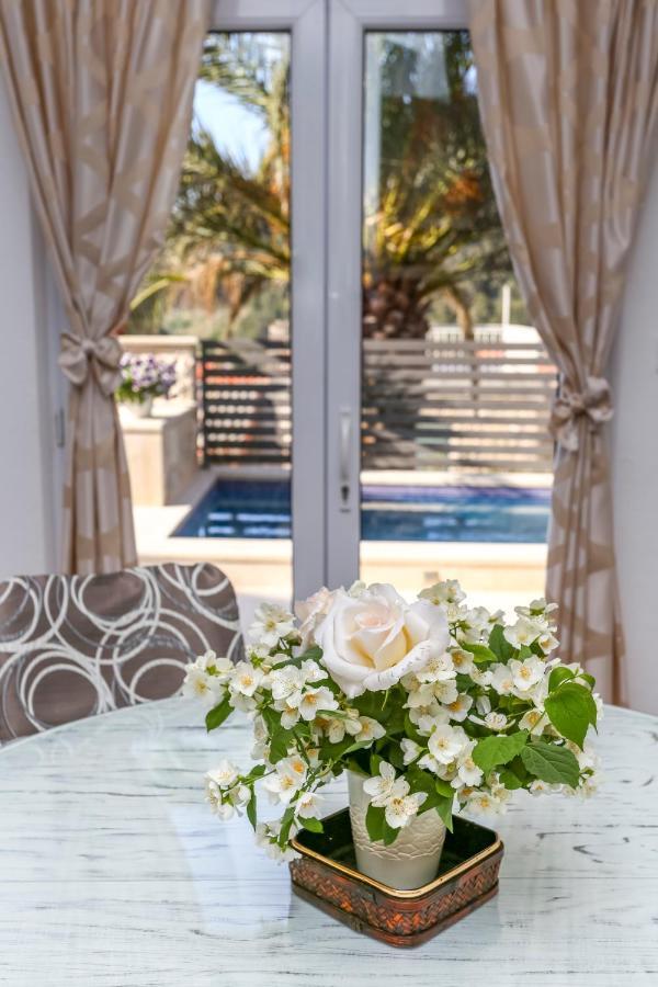 Villa Capitis In The Center- Luxury Apartment With Swimming Pool Hvar Town Exterior photo